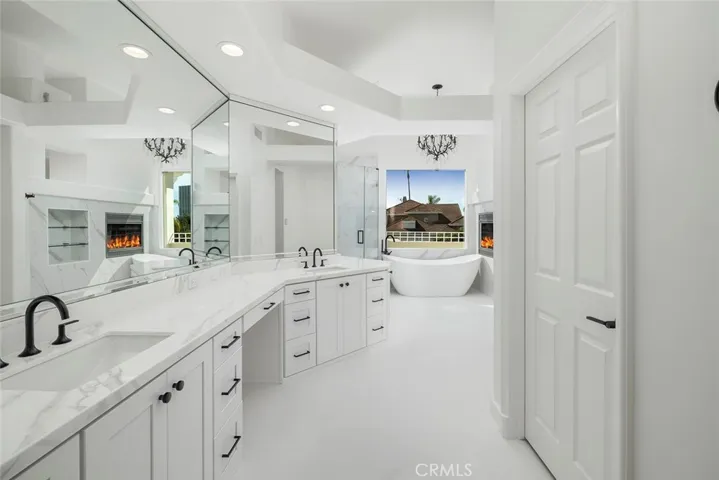 6 Harbor Pointe Drive, Corona Del Mar, California 92625