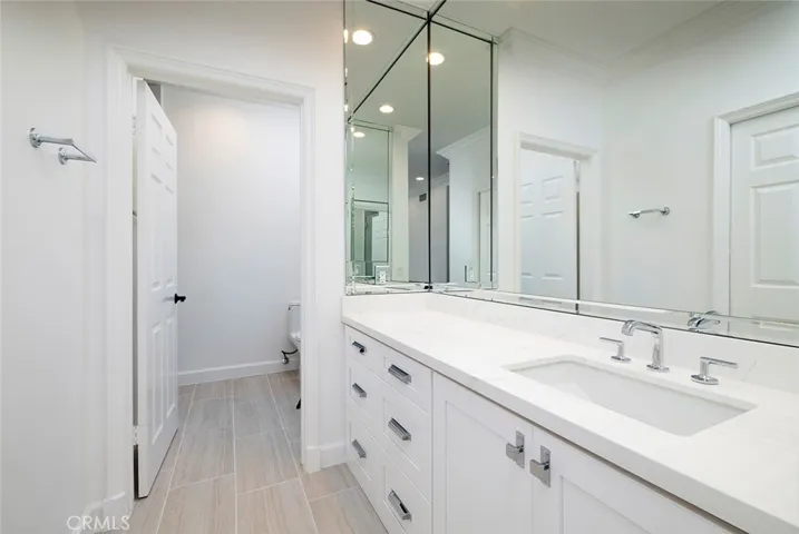 6 Harbor Pointe Drive, Corona Del Mar, California 92625