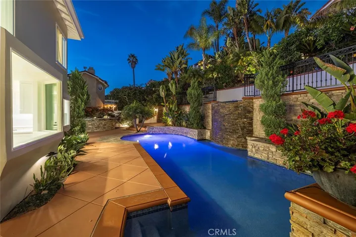 6 Harbor Pointe Drive, Corona Del Mar, California 92625
