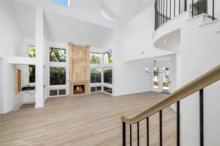6 Harbor Pointe Drive, Corona Del Mar, California 92625