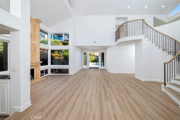 6 Harbor Pointe Drive, Corona Del Mar, California 92625