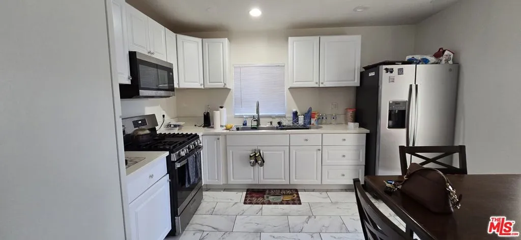 1612 W 55th Street, Los Angeles, California 90062 home-pic-5