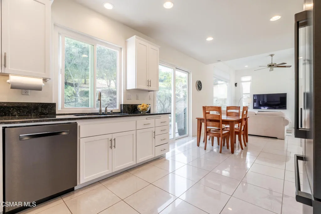 4406 Camino De La Rosa, Newbury Park, California 91320 home-pic-10