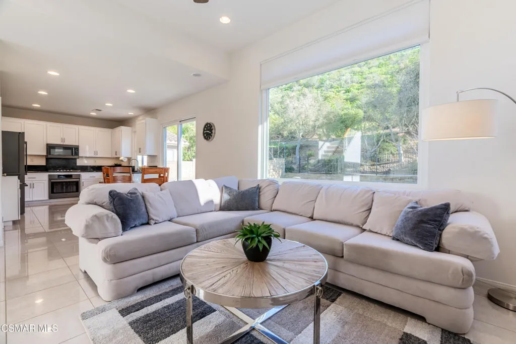 4406 Camino De La Rosa, Newbury Park, California 91320 home-pic-6
