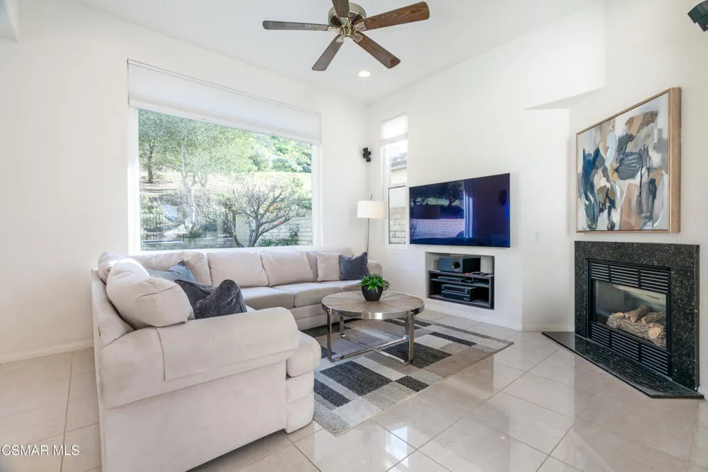 4406 Camino De La Rosa, Newbury Park, California 91320 home-pic-5