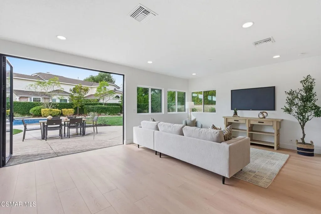 5733 Carell Avenue, Agoura Hills, California 91301 home-pic-22