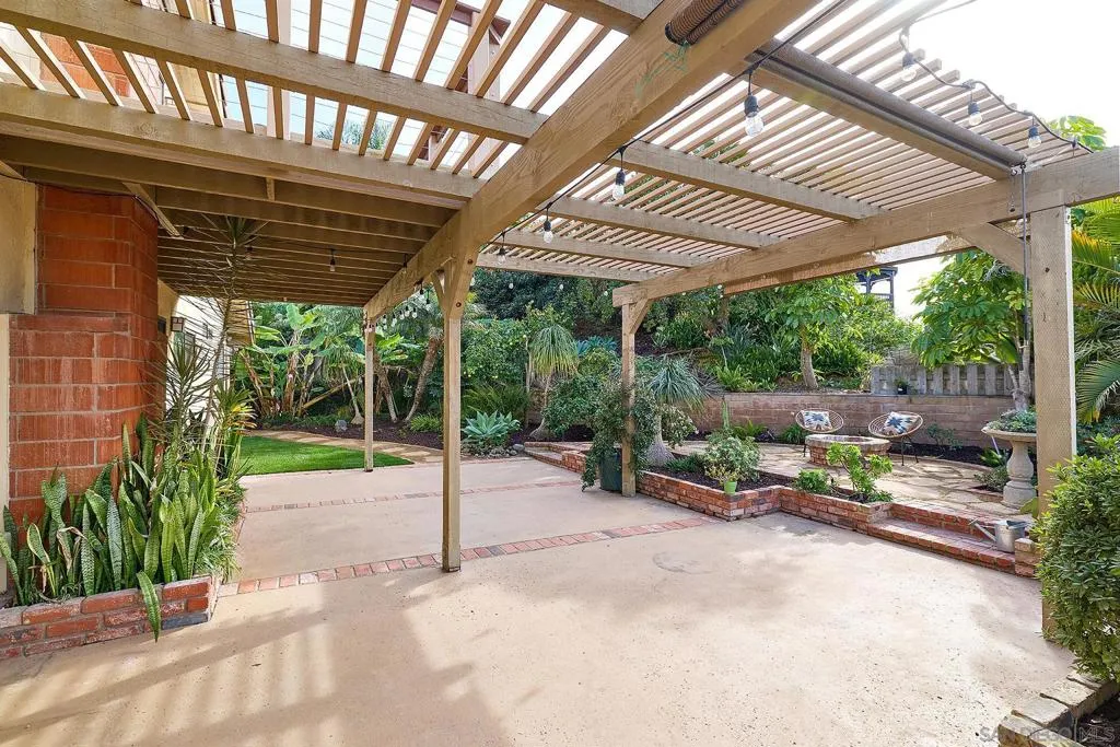7627 Reposado Dr, Carlsbad, California 92009 home-pic-37