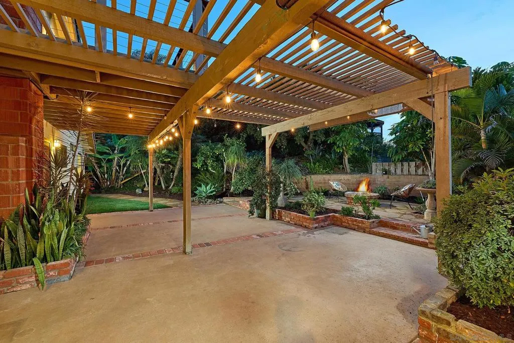 7627 Reposado Dr, Carlsbad, California 92009 home-pic-30