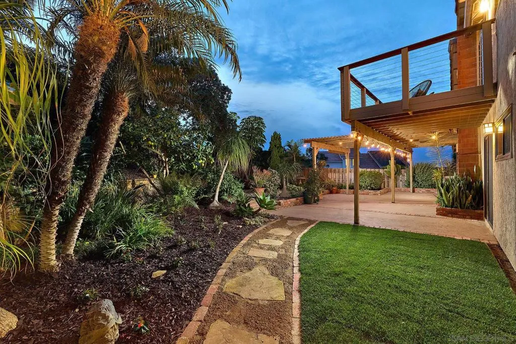 7627 Reposado Dr, Carlsbad, California 92009 home-pic-32
