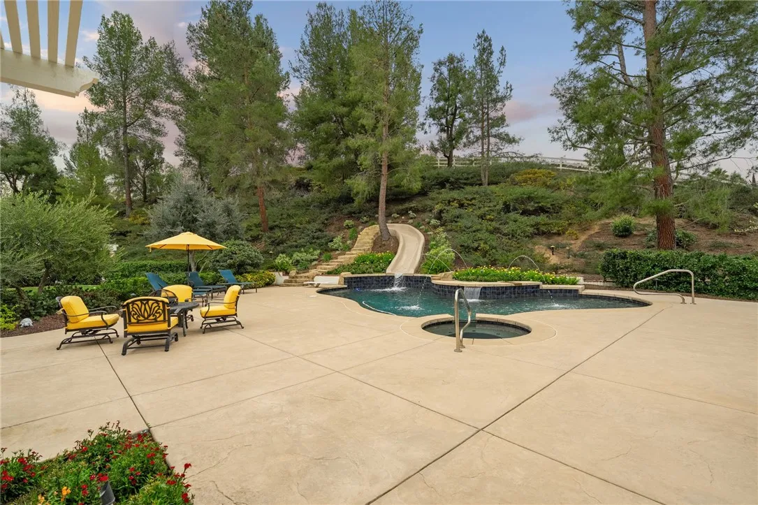 43925 El Lucero, Temecula, California 92592 home-pic-10