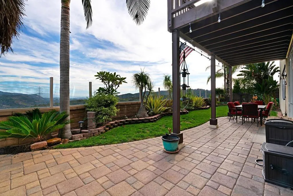 10689 Laurel Path, Escondido, California 92026 home-pic-31
