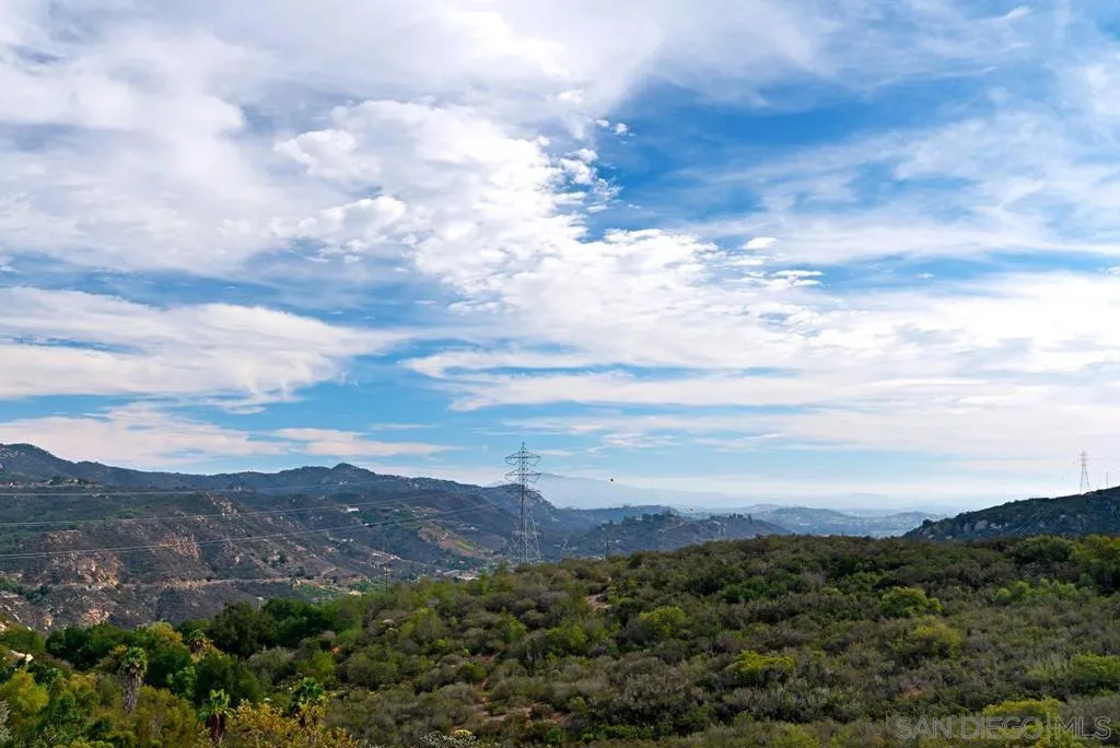 10689 Laurel Path, Escondido, California 92026 home-pic-25