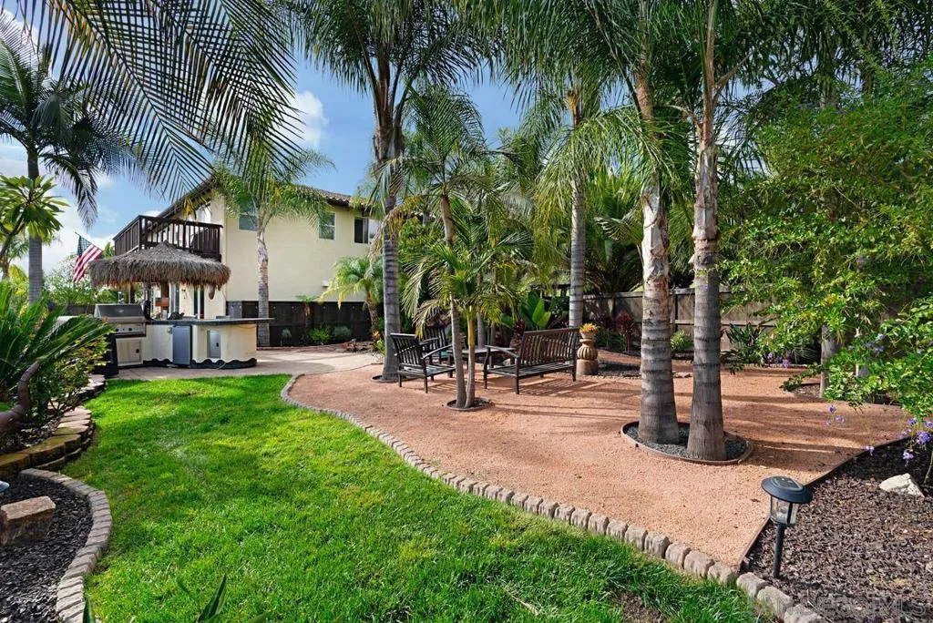 10689 Laurel Path, Escondido, California 92026 home-pic-37