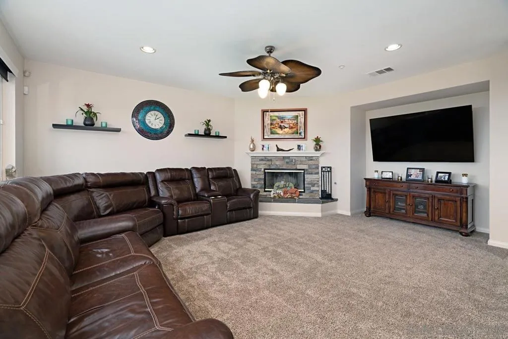 10689 Laurel Path, Escondido, California 92026 home-pic-13