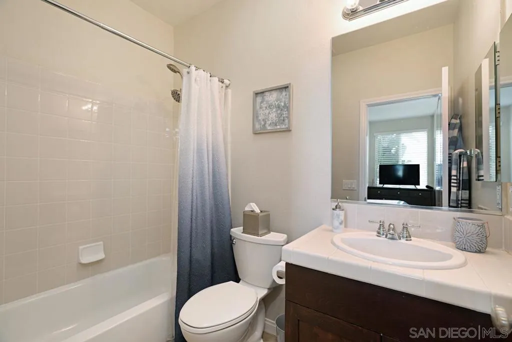 10689 Laurel Path, Escondido, California 92026 home-pic-18