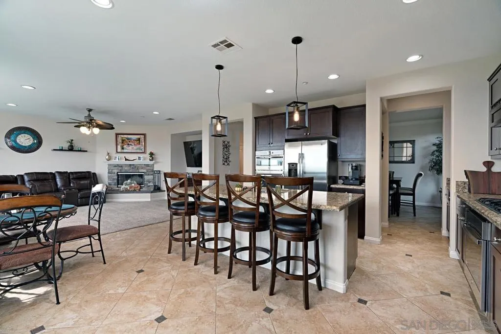 10689 Laurel Path, Escondido, California 92026 home-pic-15