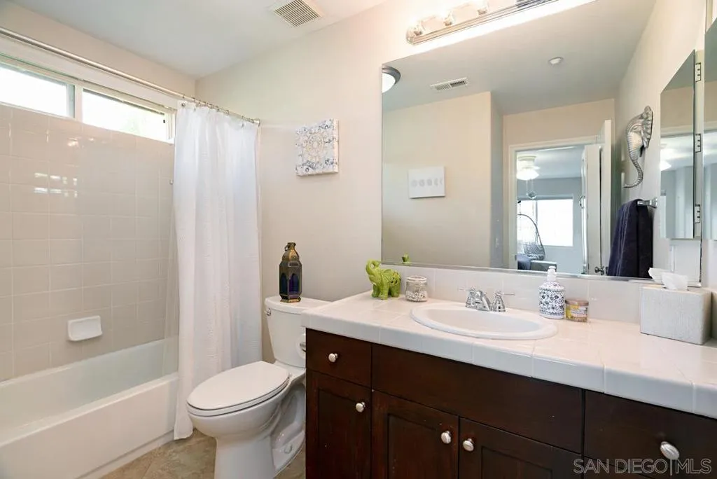 10689 Laurel Path, Escondido, California 92026 home-pic-27