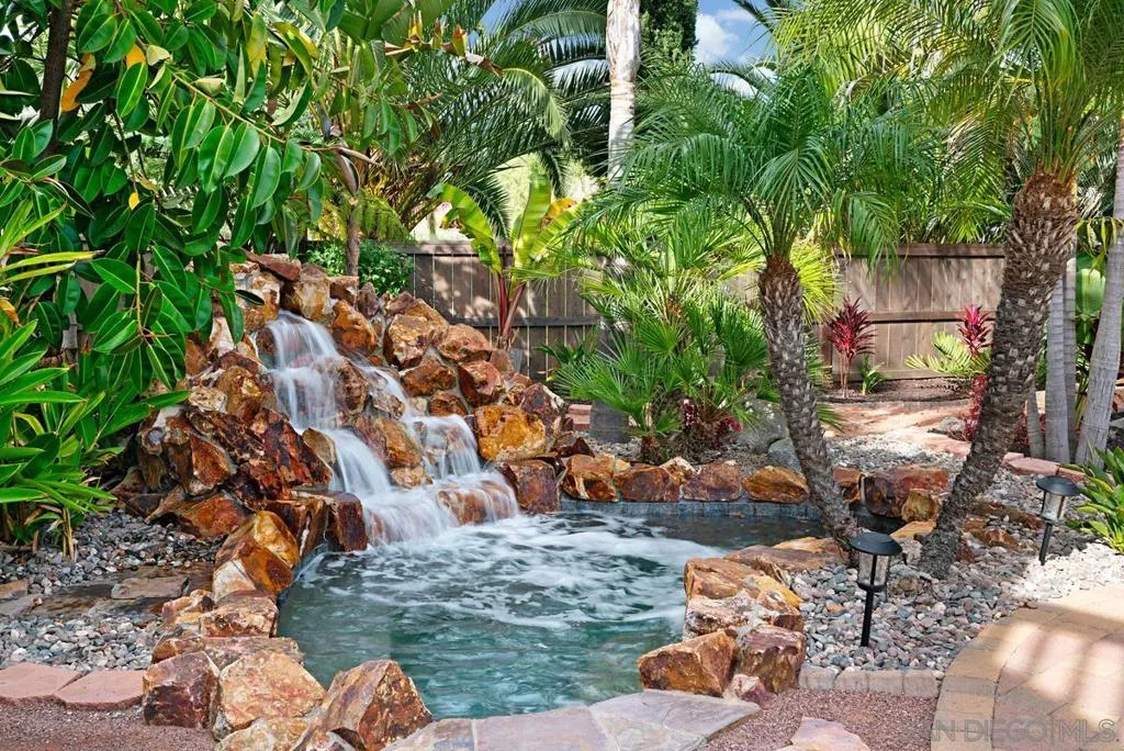 10689 Laurel Path, Escondido, California 92026 home-pic-39