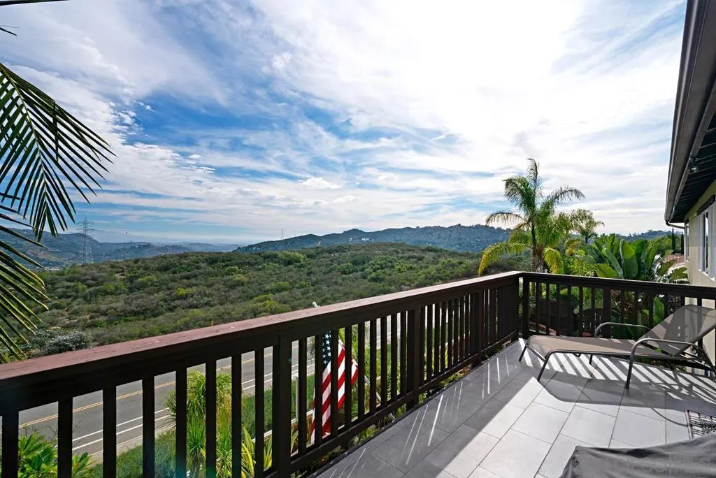 10689 Laurel Path, Escondido, California 92026 home-pic-24