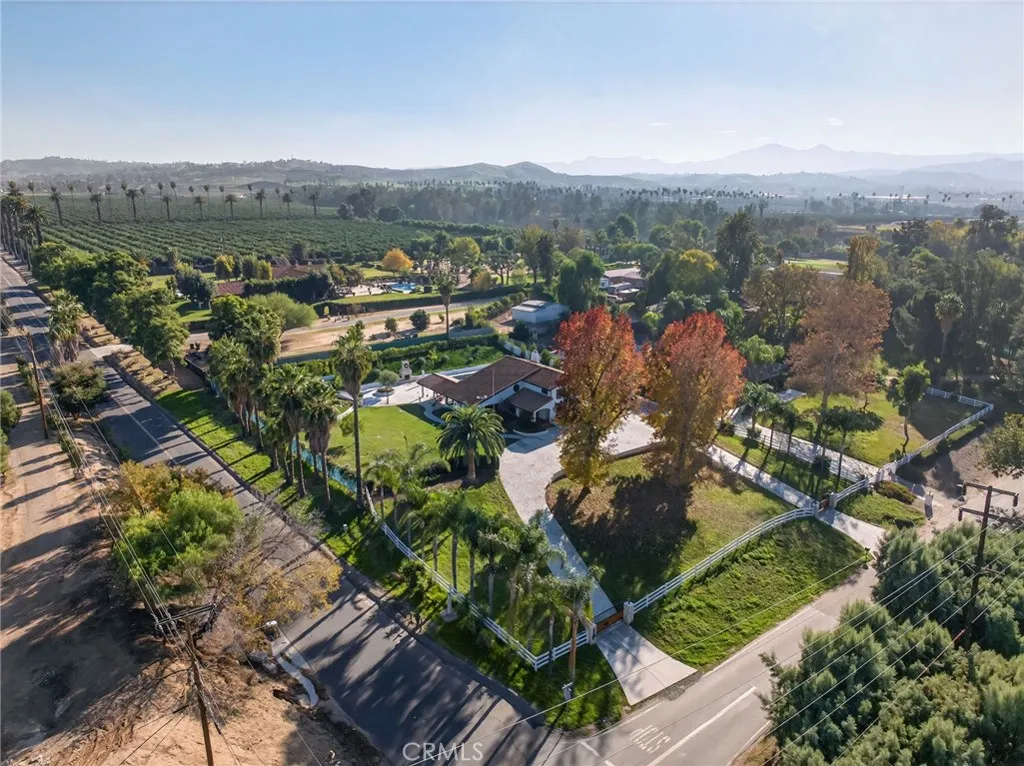 9120 Cleveland, Riverside, California 92503 home-pic-3