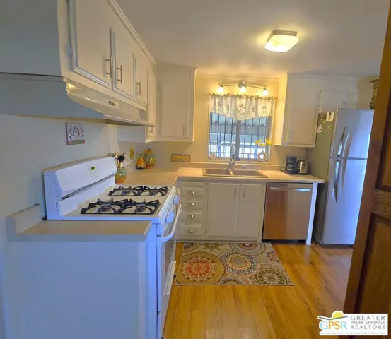 Country Kitchen