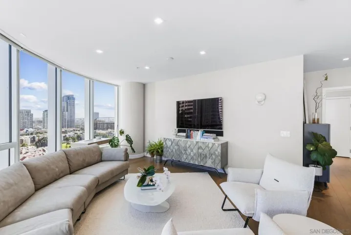 888 W E Street 1705, San Diego, California 92101