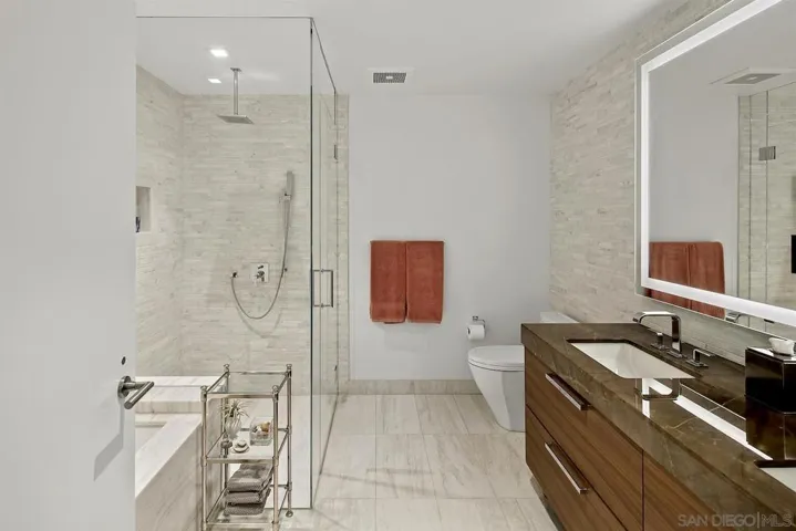 888 W E Street 1705, San Diego, California 92101