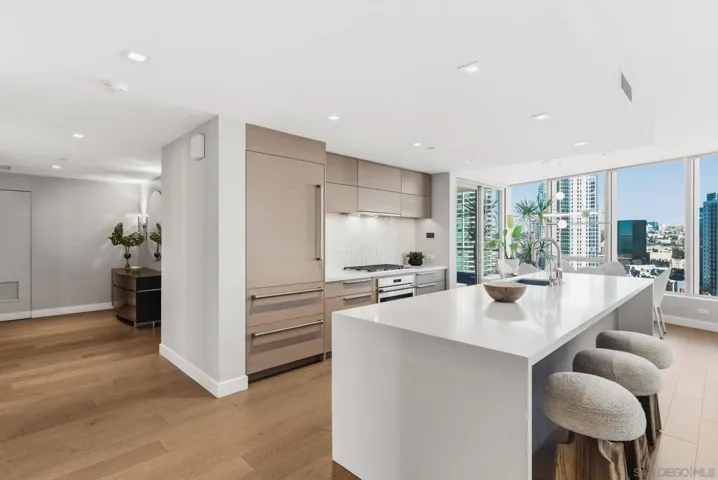 888 W E Street 1705, San Diego, California 92101
