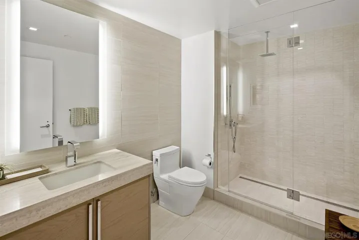 888 W E Street 1705, San Diego, California 92101