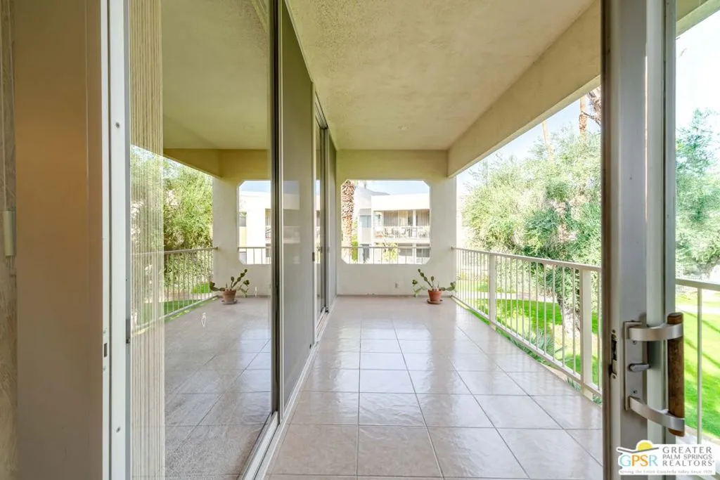 459 Desert Lakes Drive, Palm Springs, California 92264 home-pic-12