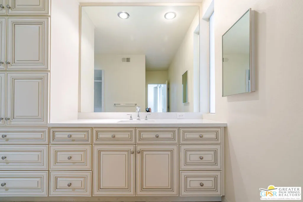 459 Desert Lakes Drive, Palm Springs, California 92264 home-pic-34