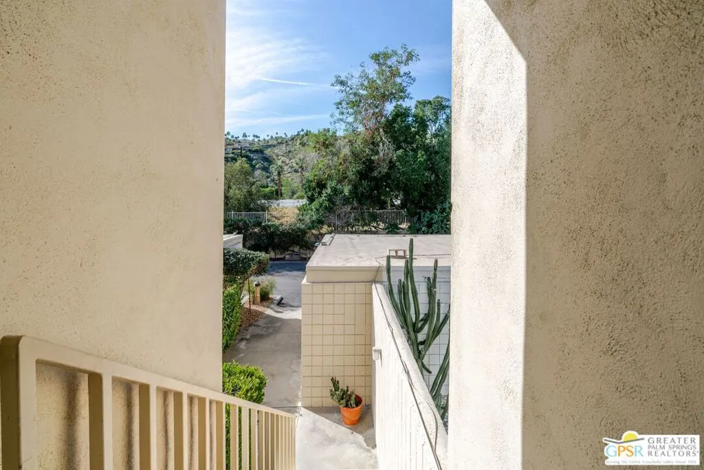 459 Desert Lakes Drive, Palm Springs, California 92264 home-pic-43