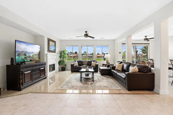 11_11997382_186263_186263-EI-111