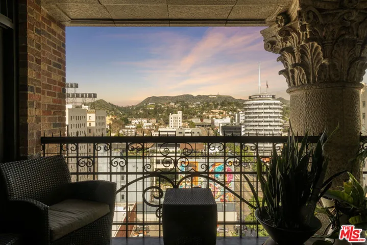 Penthouse City View