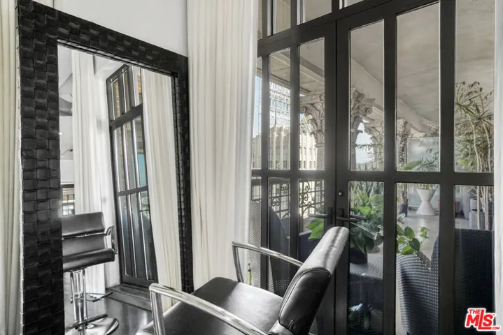 Dedicated barber/stylist stati