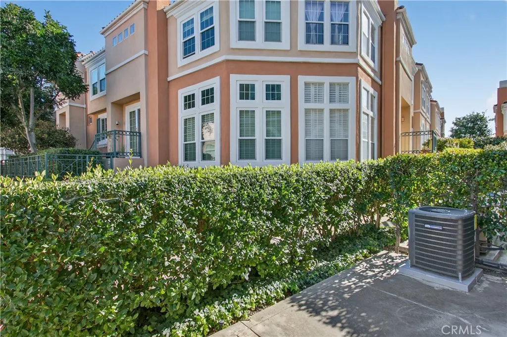 1 Salviati Aisle, Irvine, California 92606 home-pic-21
