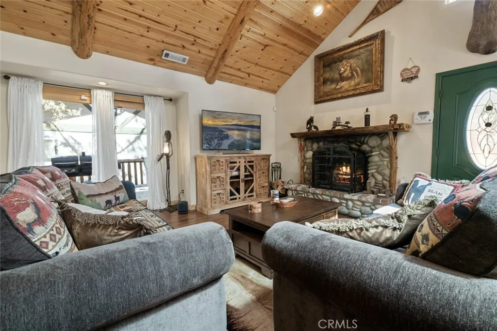 712 Maltby Boulevard, Big Bear City, California 92314 home-pic-14