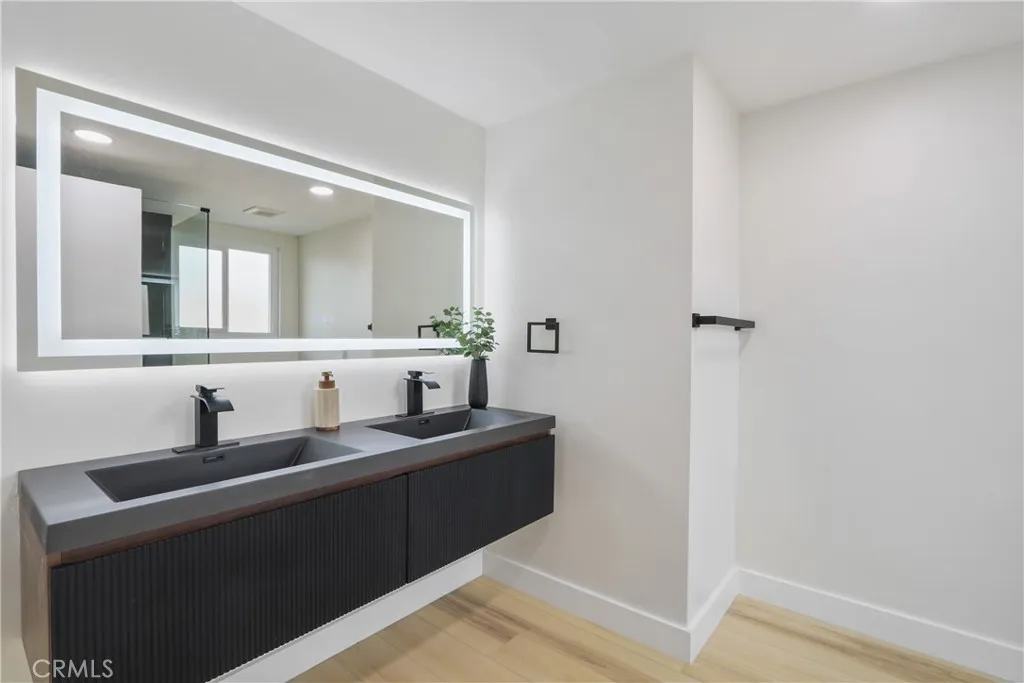 244 S Violet, Orange, California 92869 home-pic-23