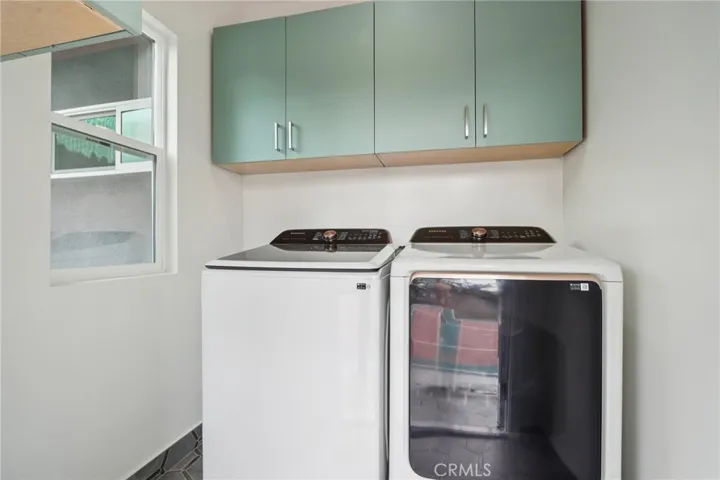 Separate laundry unit for ADU