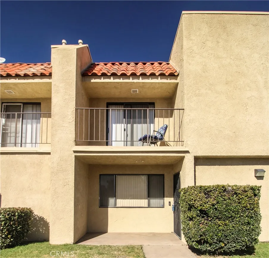 44200 Kingtree Avenue 50, Lancaster, California 93534 home-pic-1