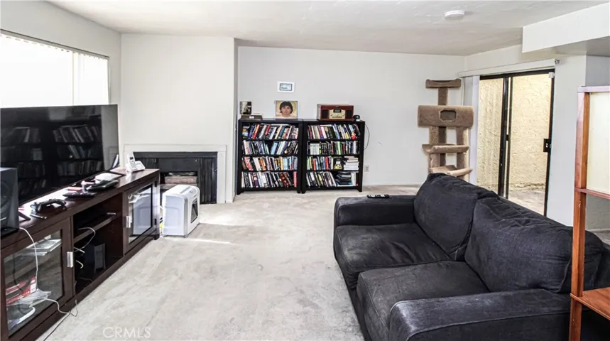 44200 Kingtree Avenue 50, Lancaster, California 93534
