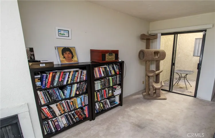 44200 Kingtree Avenue 50, Lancaster, California 93534