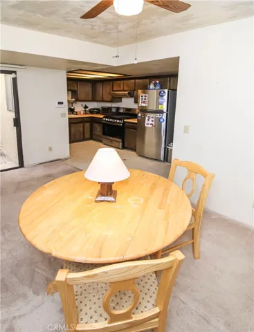 44200 Kingtree Avenue 50, Lancaster, California 93534
