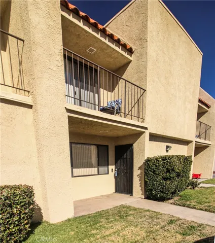 44200 Kingtree Avenue 50, Lancaster, California 93534