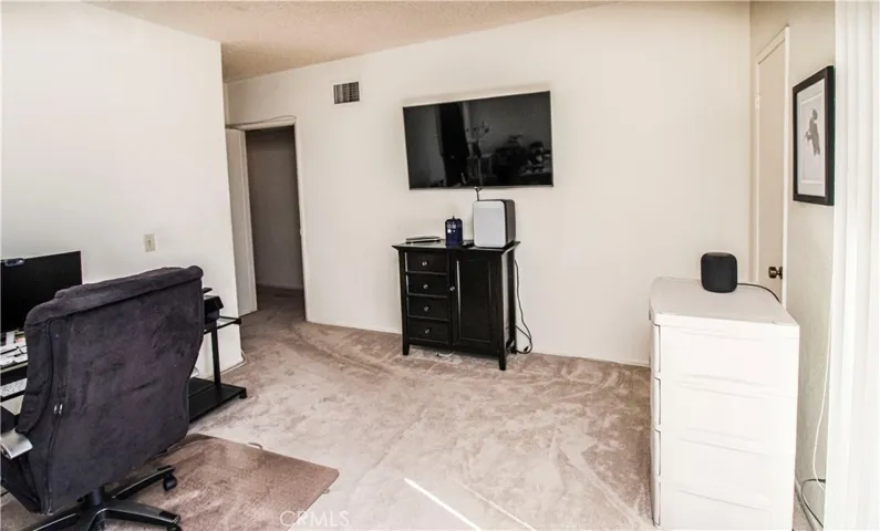 44200 Kingtree Avenue 50, Lancaster, California 93534