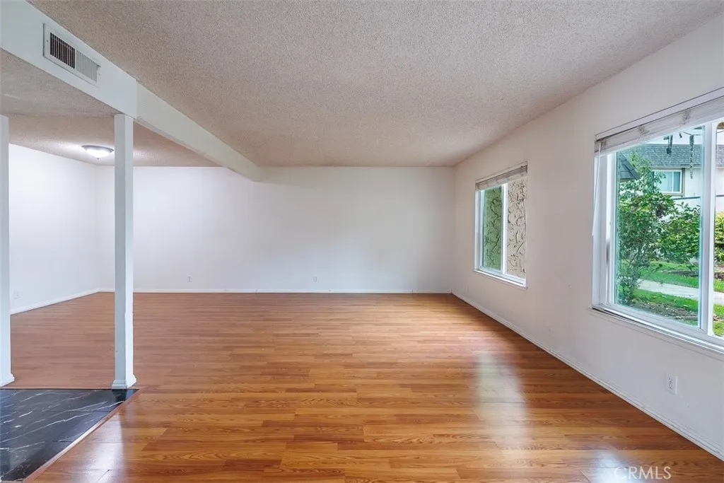 11865 Jade Court, Fountain Valley, California 92708 home-pic-5