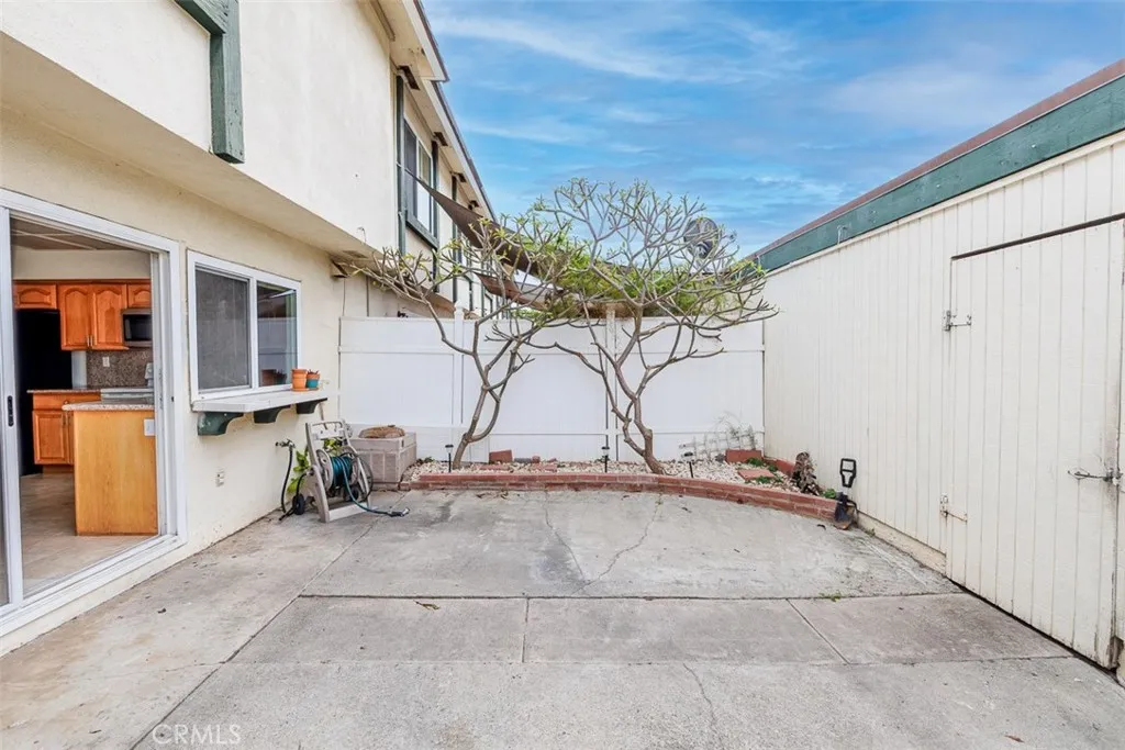 11865 Jade Court, Fountain Valley, California 92708 home-pic-31