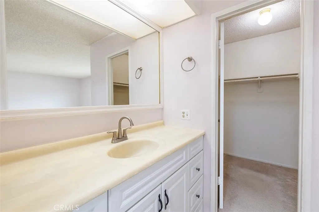 11865 Jade Court, Fountain Valley, California 92708 home-pic-27