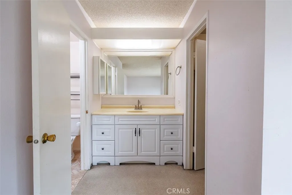 11865 Jade Court, Fountain Valley, California 92708 home-pic-26