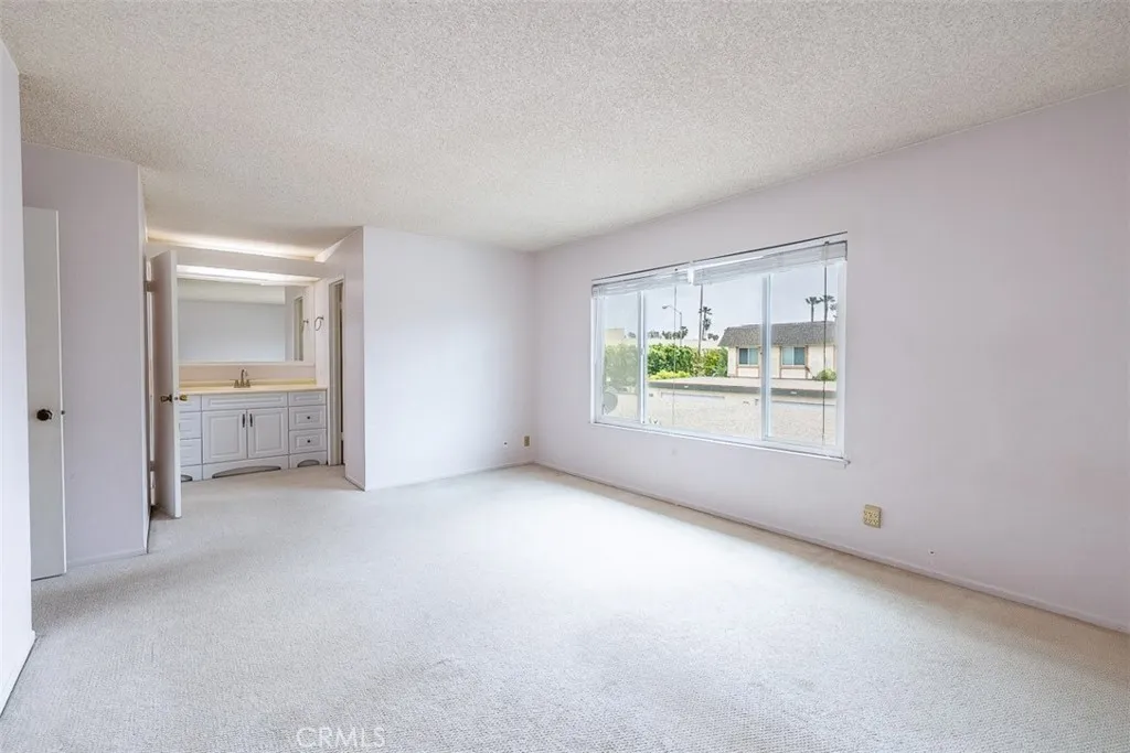 11865 Jade Court, Fountain Valley, California 92708 home-pic-25